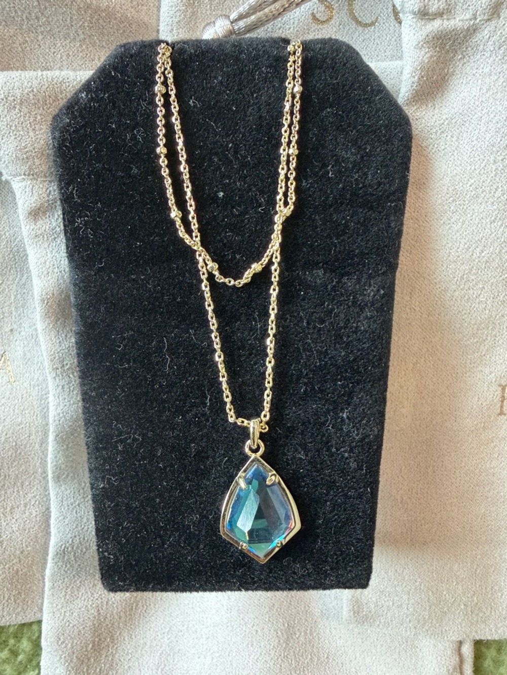 Kendra Scott Cory necklace with dichroic stone